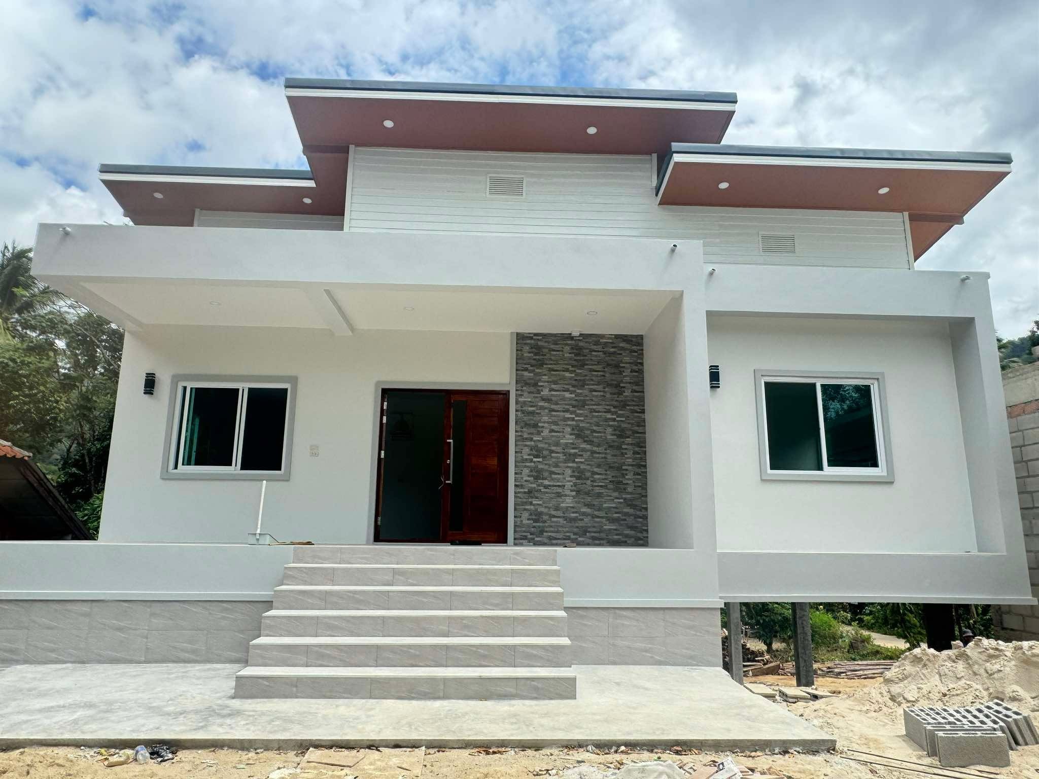One-and-a-Half-Storey House - Lan Saka - Site photograph 02