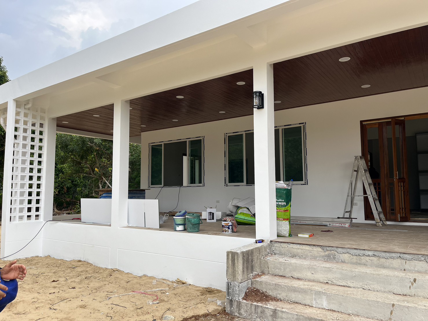 Site photograph of the Na Reng house: Veranda during finishing works