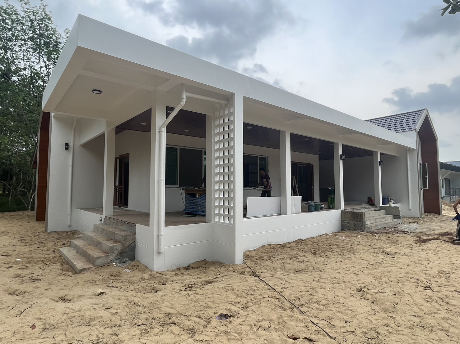 Site photograph of the Na Reng house: Veranda and entrance screen