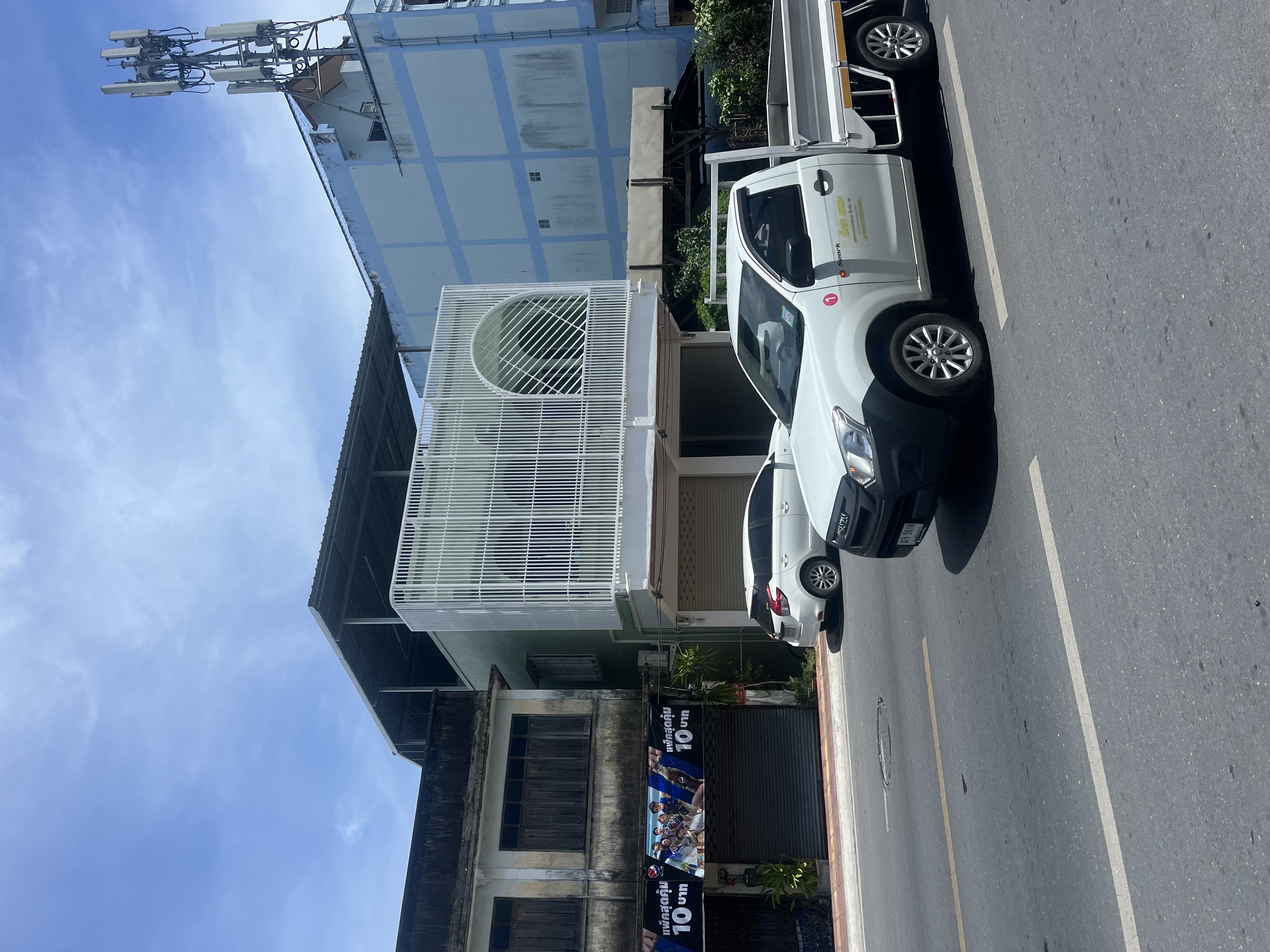 Site photograph of Namo Silver: Shophouse in its street context