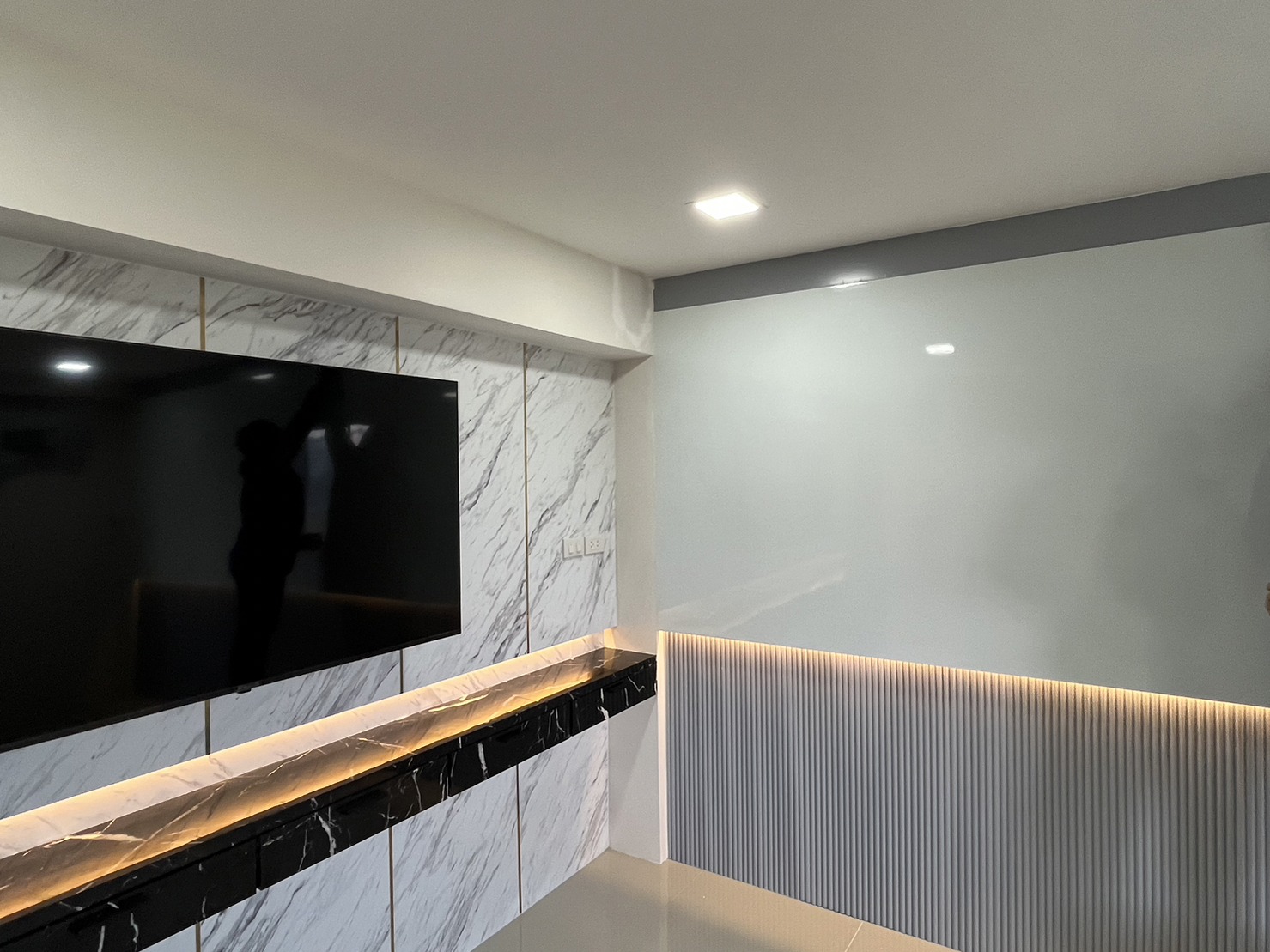 Site photograph of Trader Office: Built wall finishes
