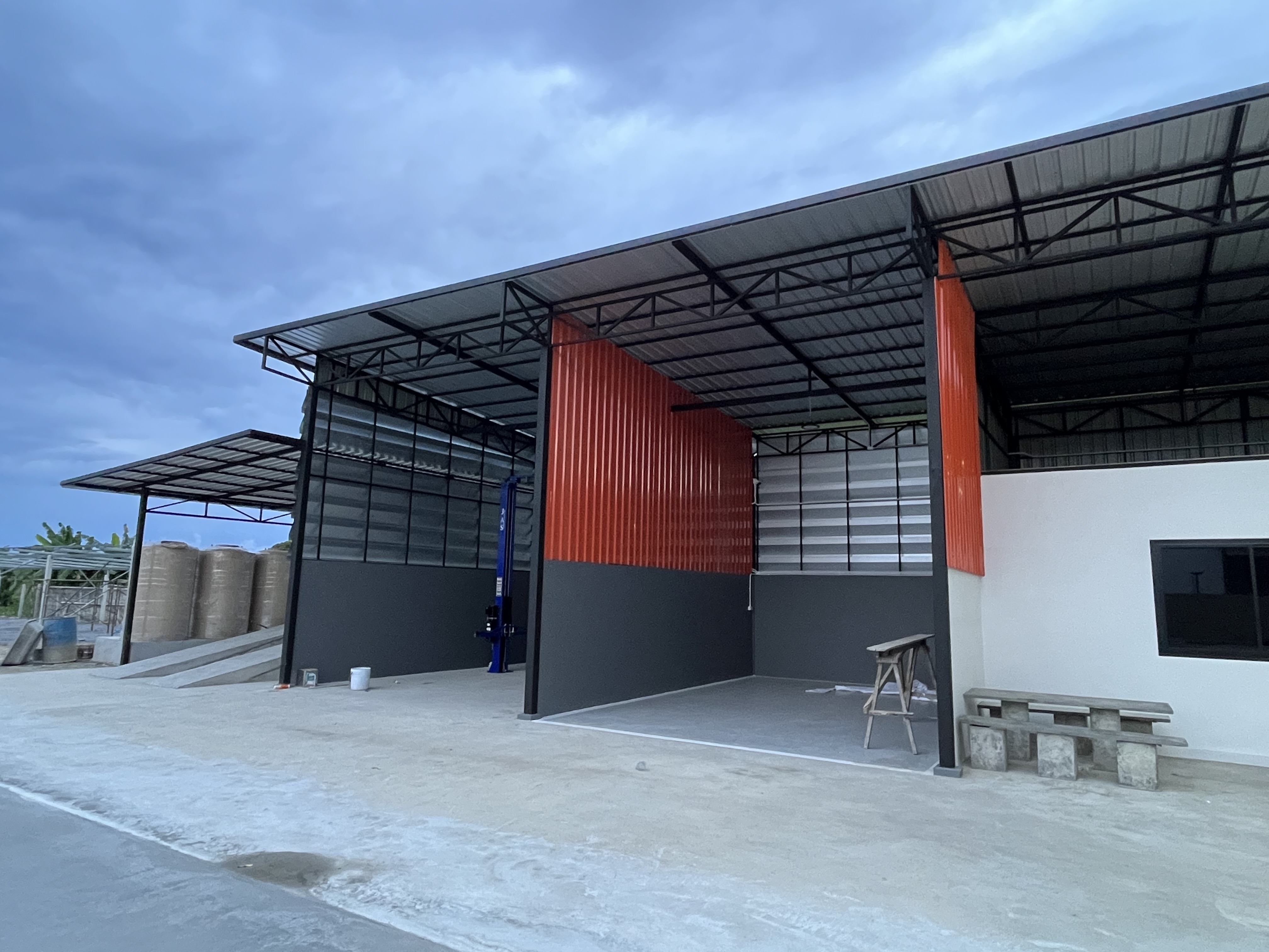 Used-Car Dealership - Site photograph 03